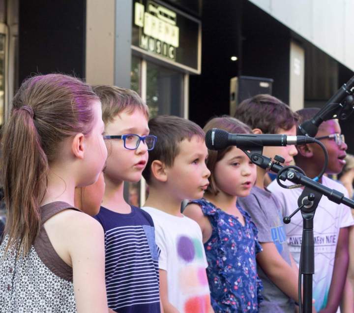 Initiation rythmique et mélodique avant l'instrument